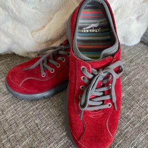 DANSKO Elise walking athletic shoe